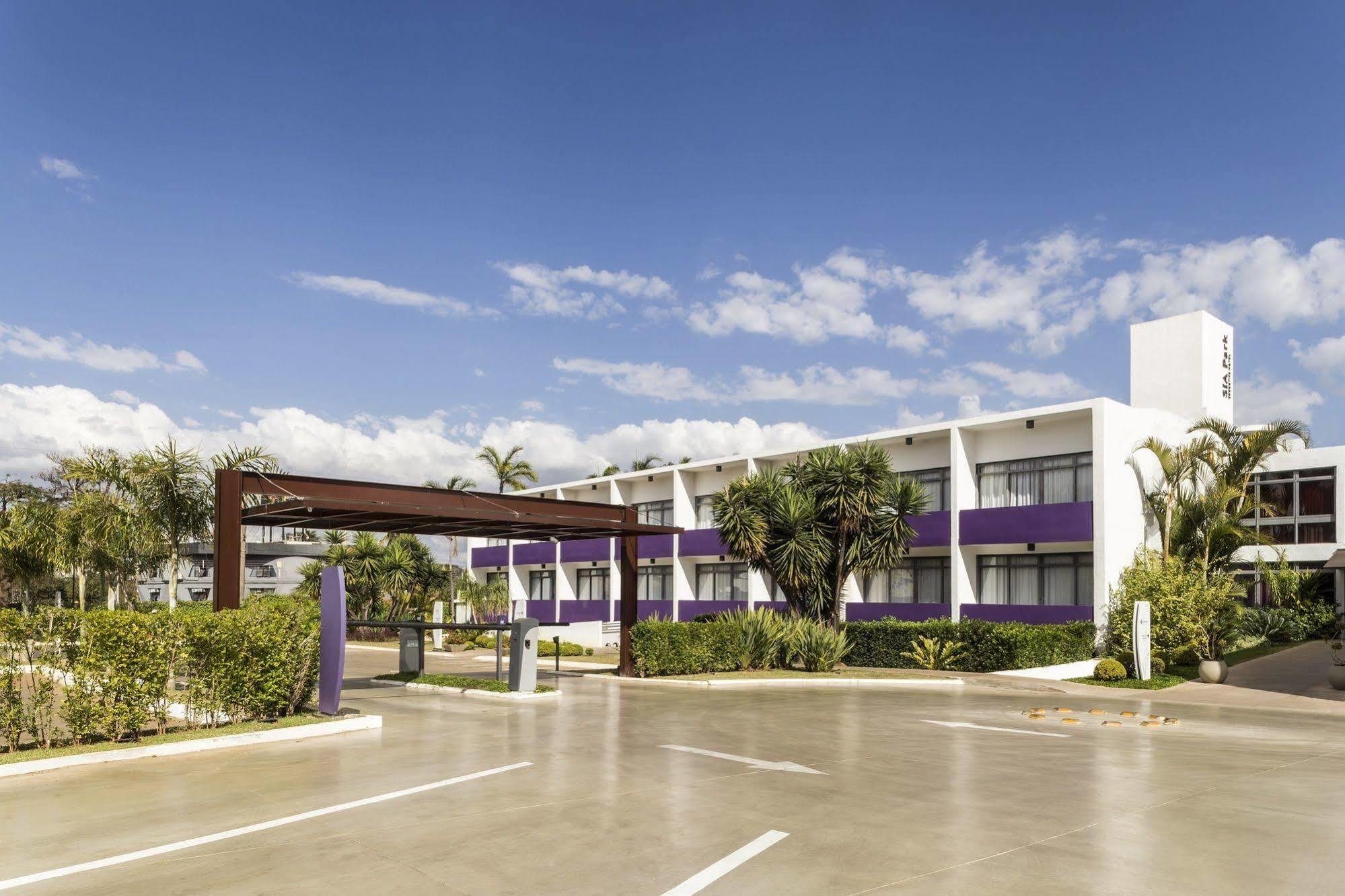 Sia Park Executive Hotel 4*